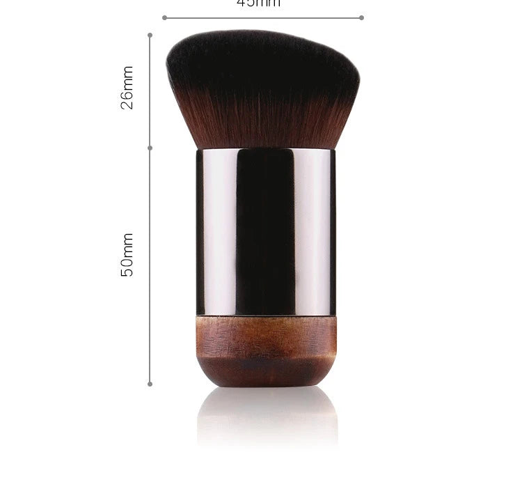 O pincel ideal para quem busca um acabamento profissional na maquiagem, com precisão e naturalidade em cada aplicação