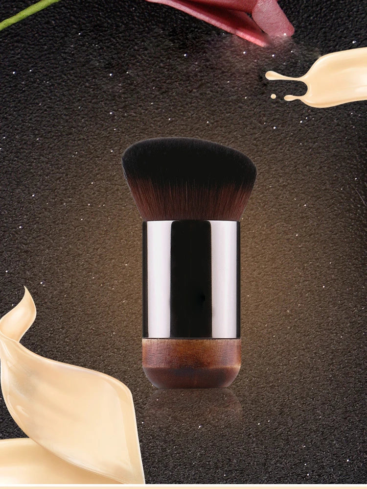 O pincel ideal para quem busca um acabamento profissional na maquiagem, com precisão e naturalidade em cada aplicação